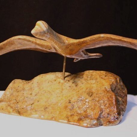 flying-bird-carving